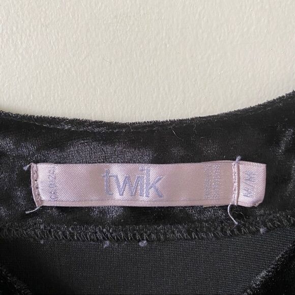 Twik-Crushed Velvet Spaghetti Strap Shift Dress - Picture 9 of 11